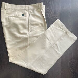 Hugo Boss - Tan beige golf pants Size 32W x 30L